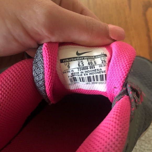 Nike Shoes - Picture 4 of 6